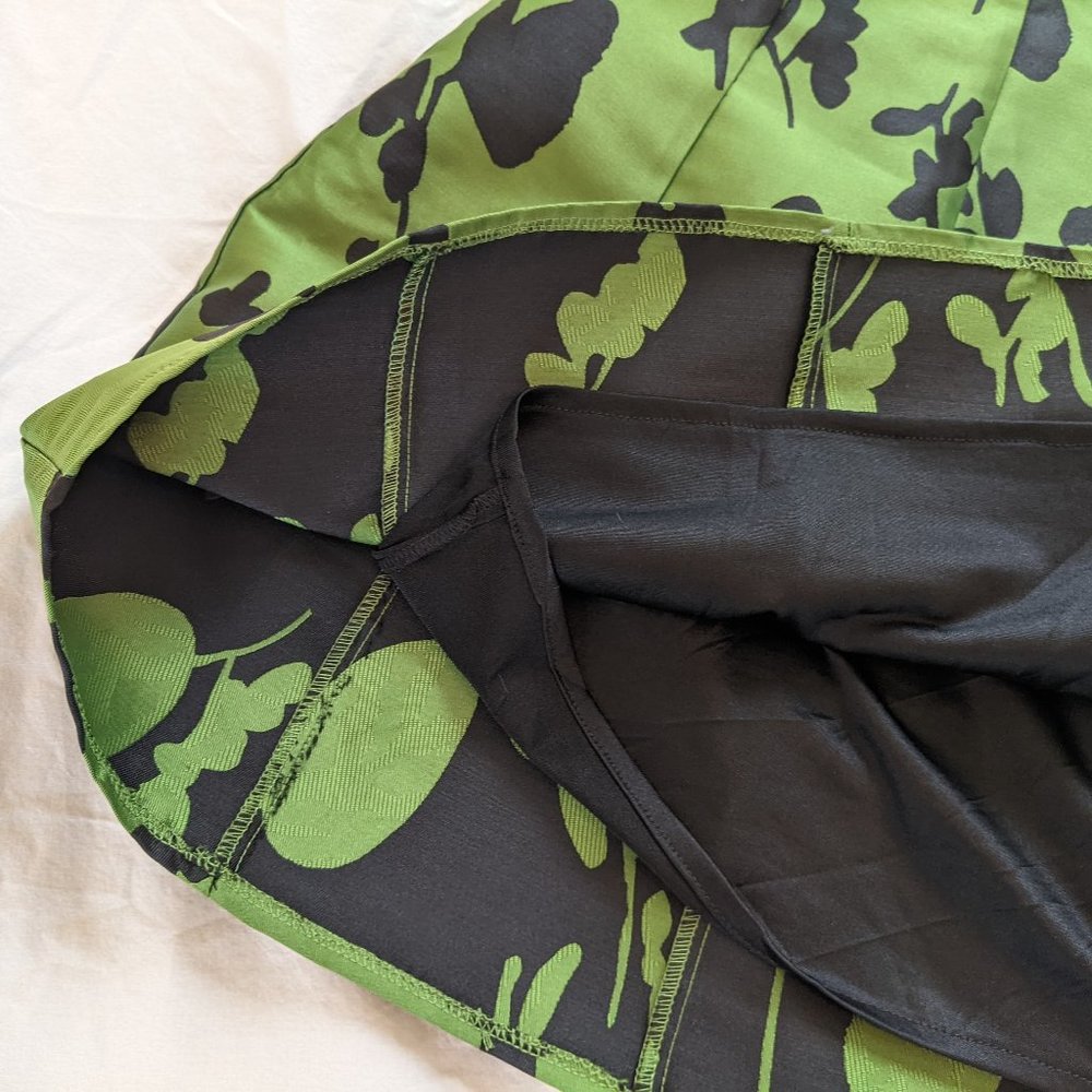 EUC Modcloth Ark & Co Ver-dance Partner Skirt, Green & Black Floral in Medium - Picture 10 of 16